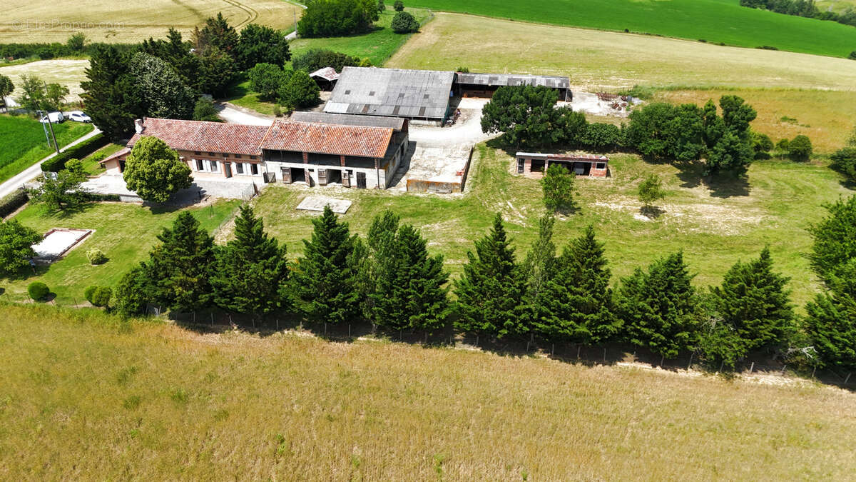 Maison à LEZAT-SUR-LEZE