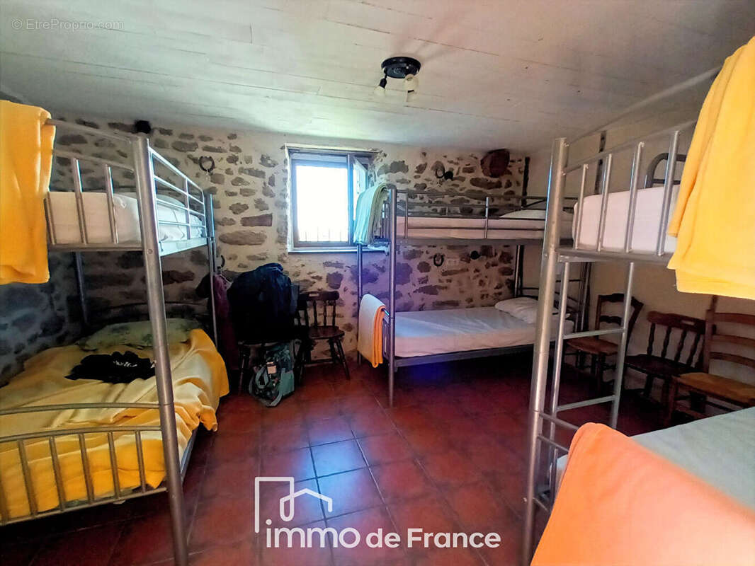 Maison à DECAZEVILLE