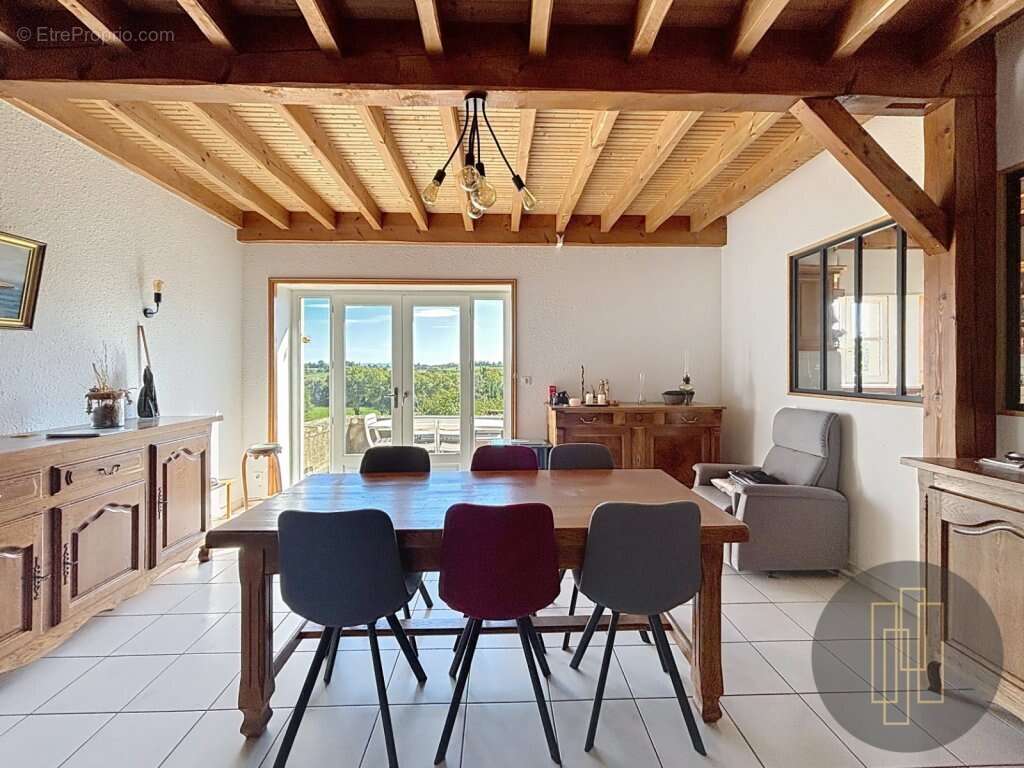 Maison à SAINT-ETIENNE-DES-OULLIERES