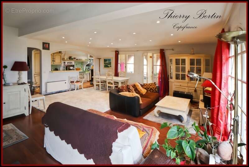 Appartement à vendre 4 pièces VILLENEUVE LOUBET (06) - photo 2