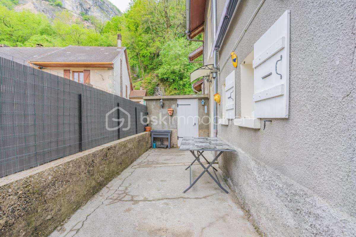 Maison à CULOZ