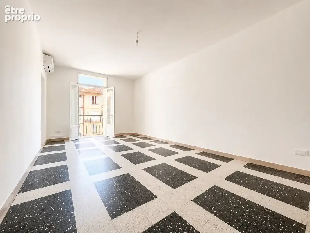 EXCLUSIVITE RARE — 4 pièces 86 m2 avec ascenseur  Masséna   Cours Saleya  Vieux‑Nice - photo 3