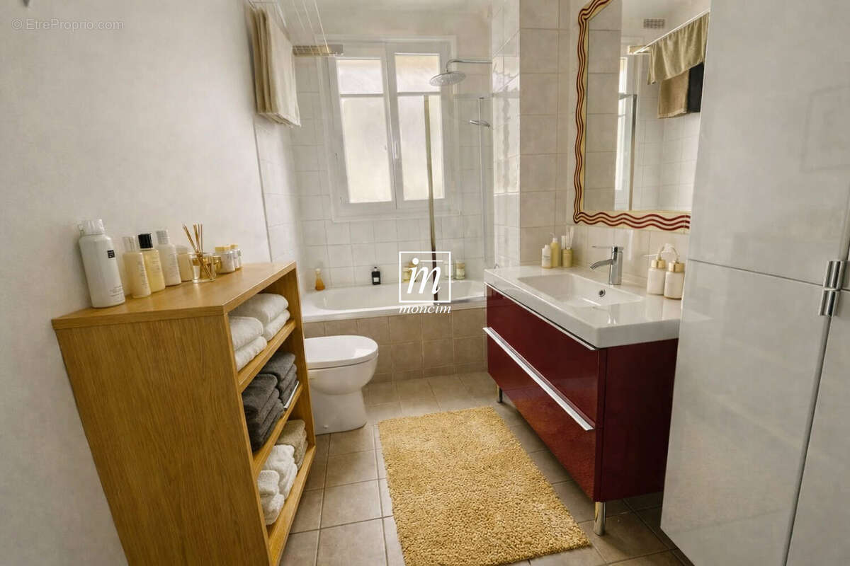 Appartement à PARIS-17E