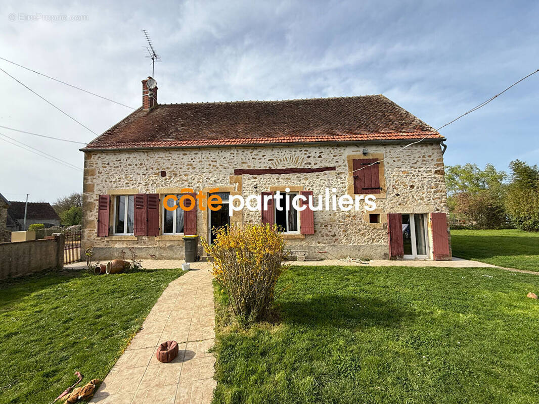 Maison à SAINT-PIERRE-LES-ETIEUX