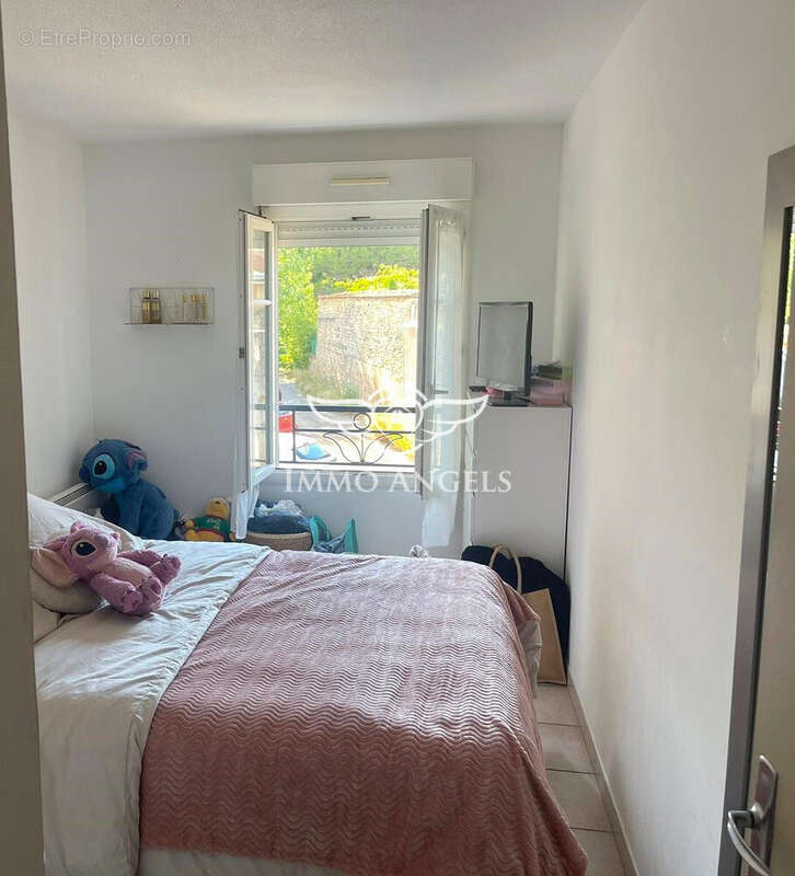 Appartement à BAGNOLS-SUR-CEZE