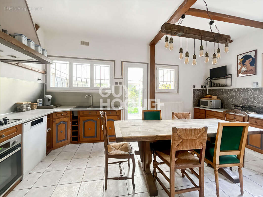 Maison à vendre à 10 minutes de Fontenay Trésigny - photo 7