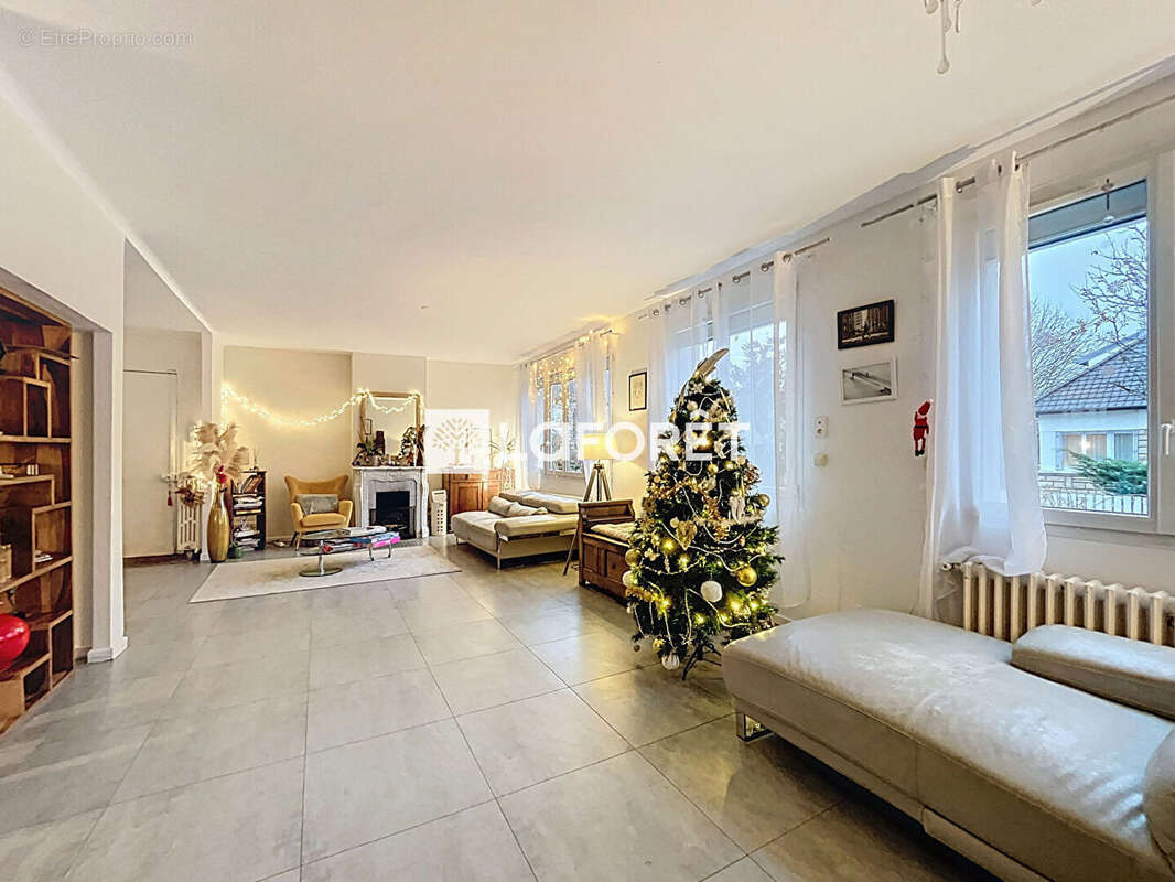 Maison à LE VESINET