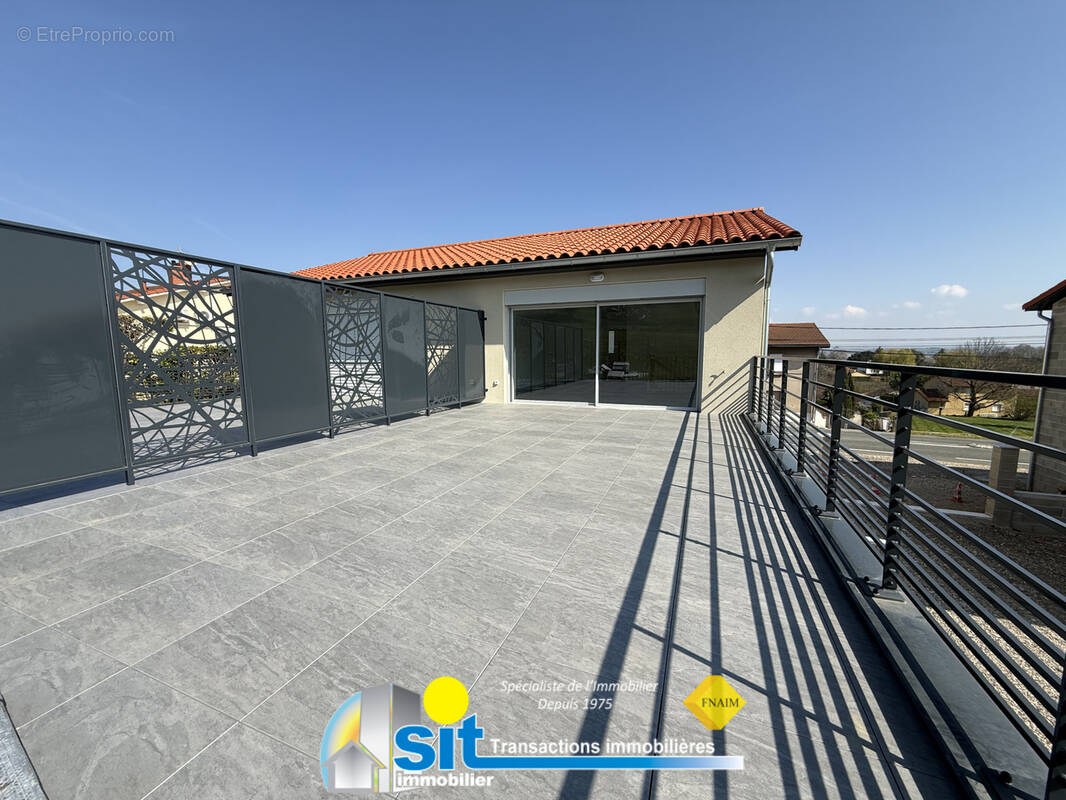 Appartement à COMMUNAY