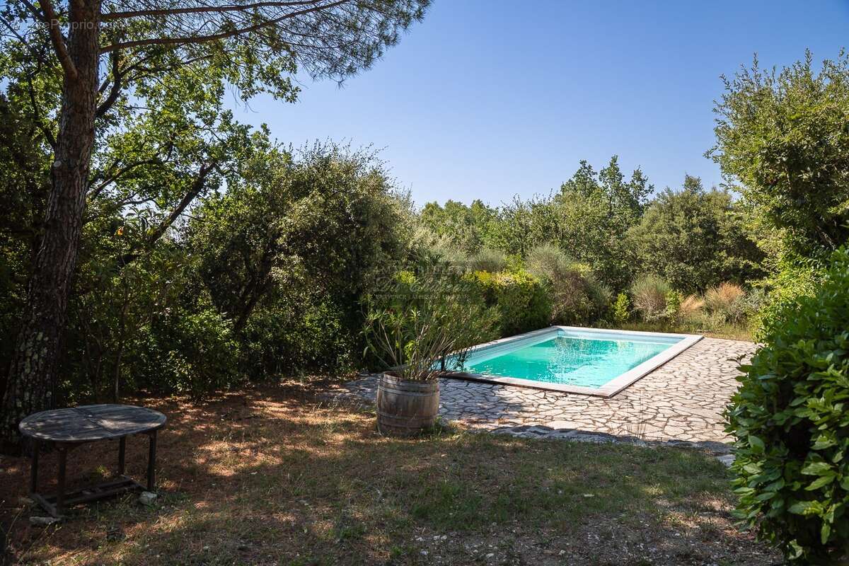 Maison d'architecte avec vue panoramique, trois chambres et piscine - photo 17