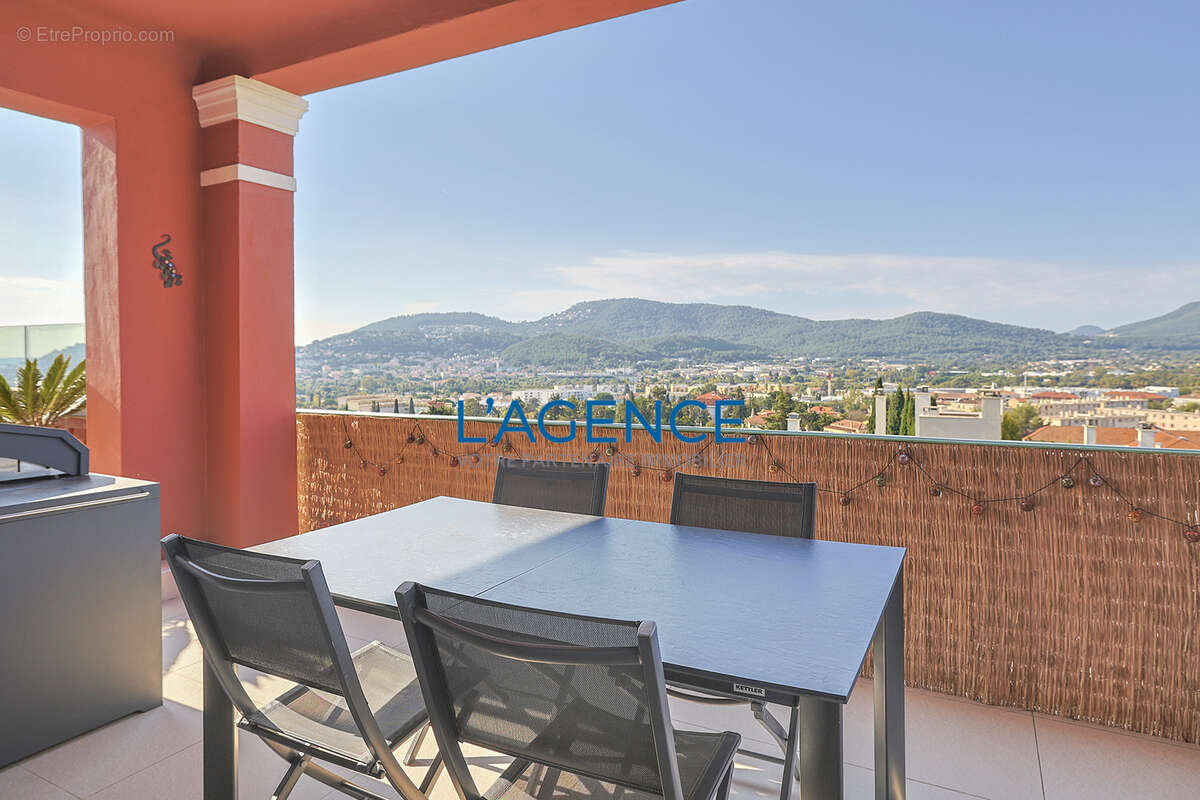 Appartement à HYERES