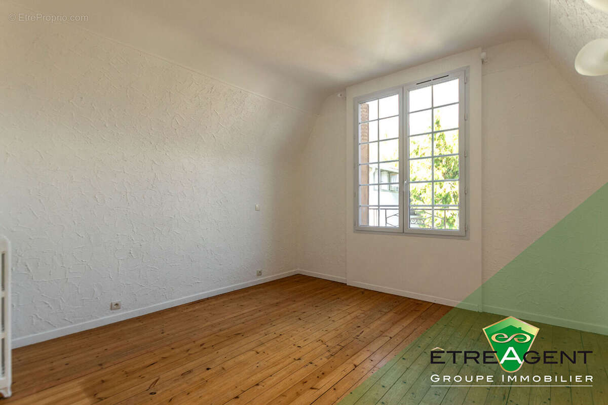 Maison à VERNEUIL-SUR-SEINE