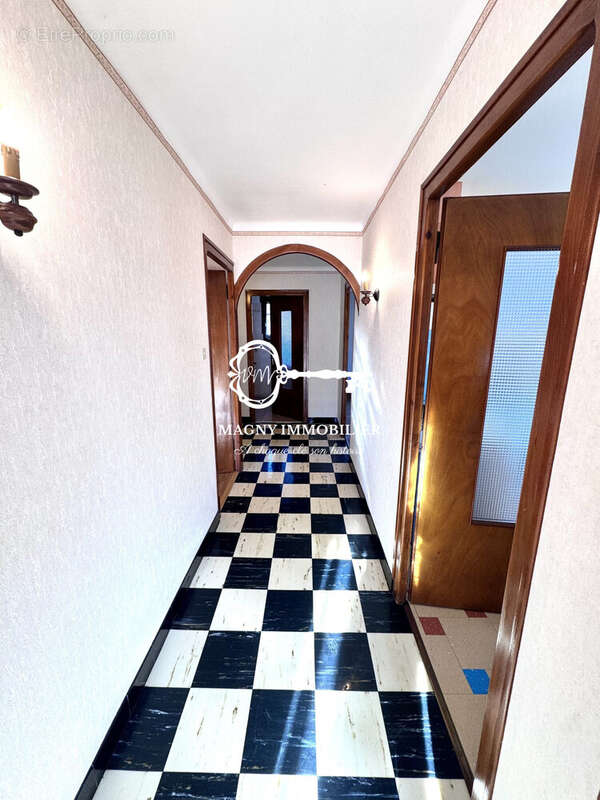 HALL 1ER - Maison à MARIGNIER