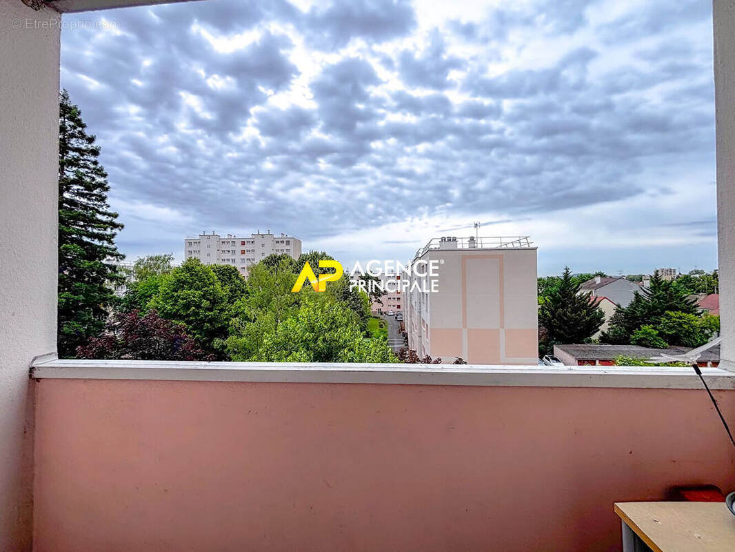 Appartement à SARTROUVILLE