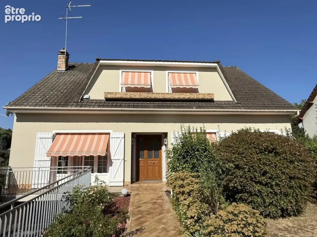 Maison à OLLAINVILLE