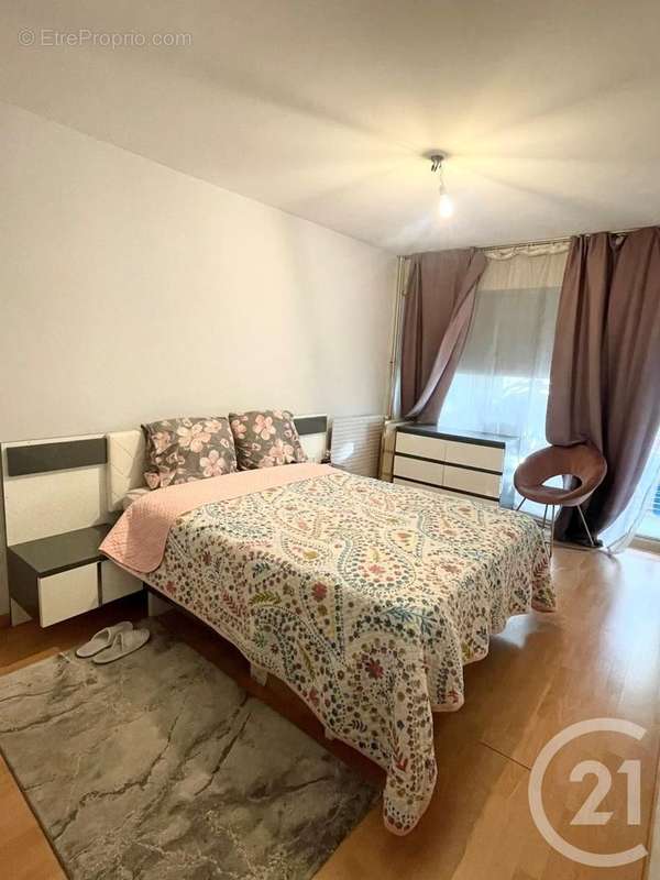 Appartement à MARSEILLE-4E