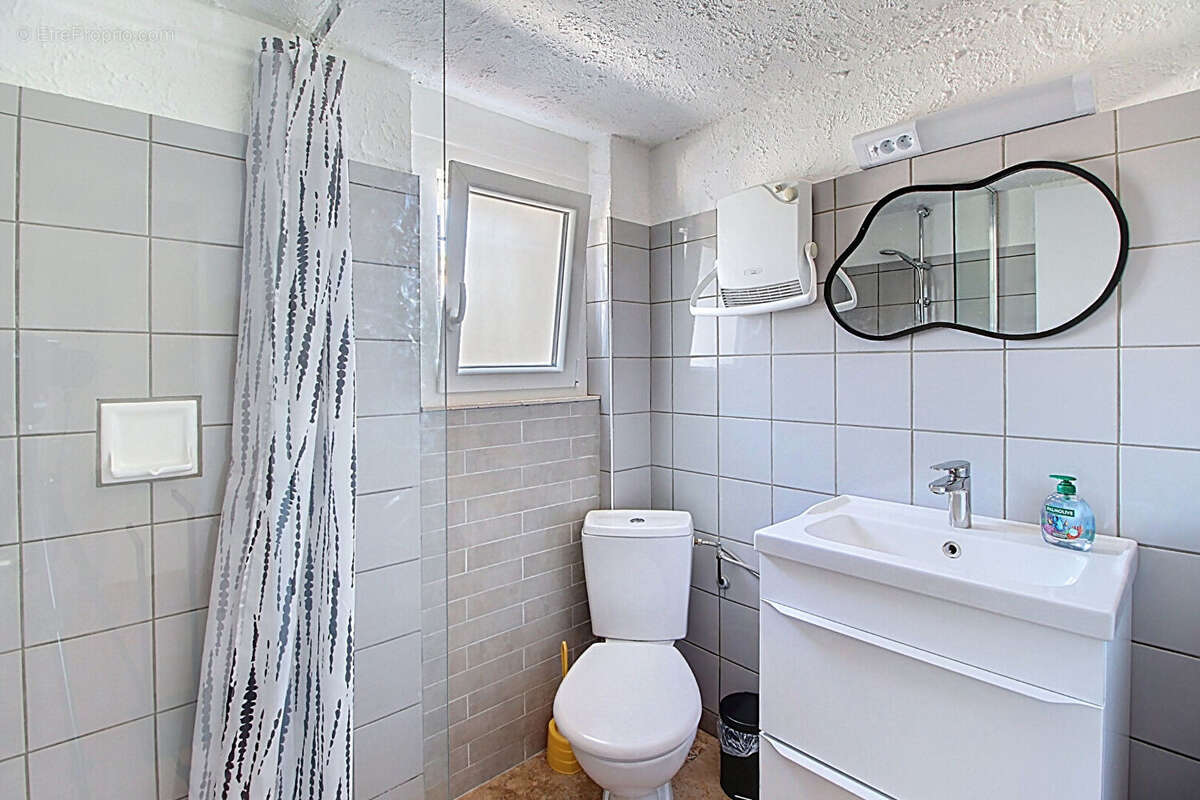 A VENDRE EN EXCLUSIVITE ! À  SAINT ANTONIN DU VAR Maison - 6 pièces 153 m2 sur un terrain de  1200 m2 avec piscine - photo 15