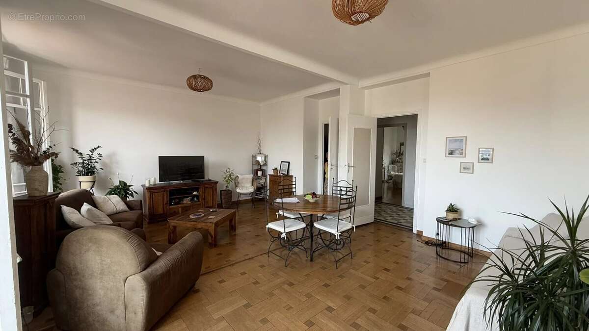 Musiciens - 2 Pièces de 82 m² en étage élevé - photo 5