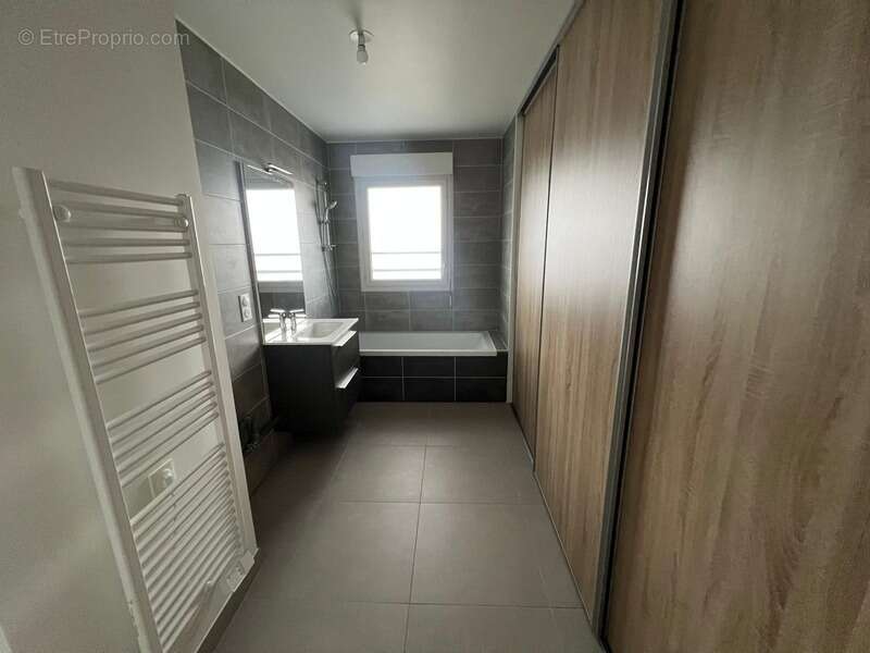 À vendre – Appartement T4 attique traversant de 106,15 m² avec terrasses et vue dégagée à Annemasse (74) - photo 12