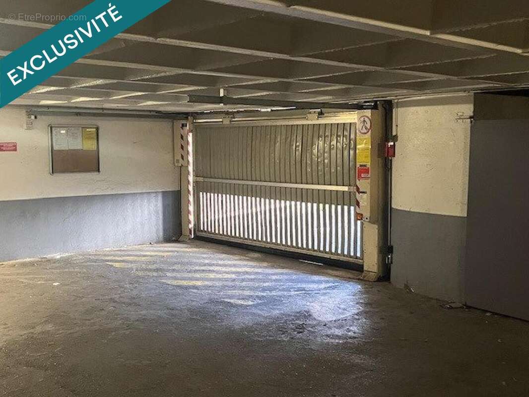 Photo 3 - Parking à ORLEANS