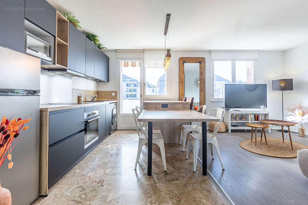 Agence immobiliere laforet - exclusivite - "oeillet" - annecy - appartement t3 de 65.14m² - traversant - 2 balcons - cave - avan - photo 4