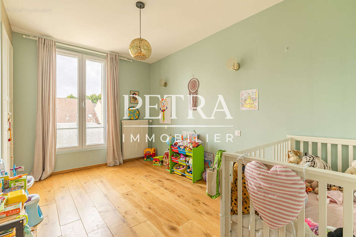 Maison à L&#039;HAY-LES-ROSES