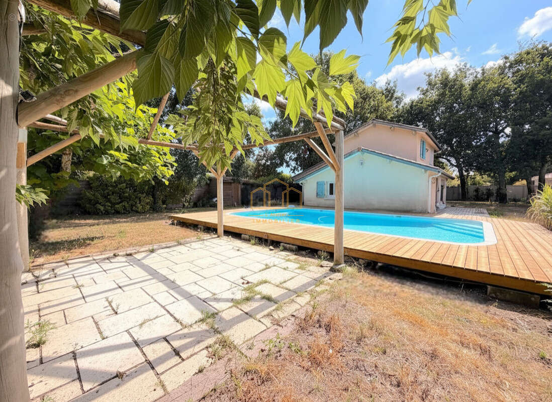 Maison T5 avec piscine et jardin à vendre à Gujan-Mestras - photo 2
