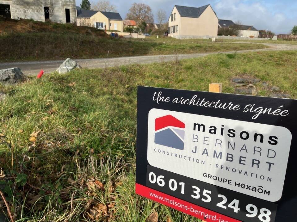 Terrain à BRISSAC-QUINCE