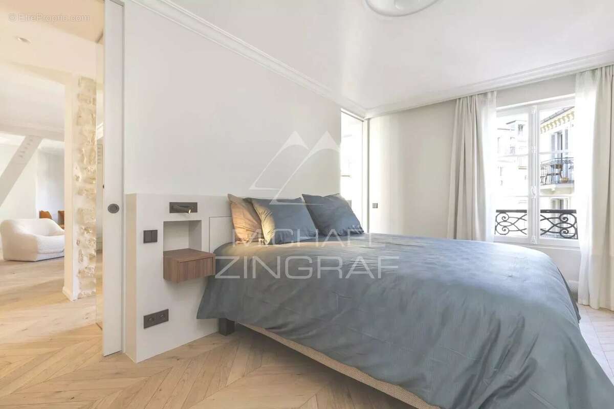 Appartement à PARIS-17E