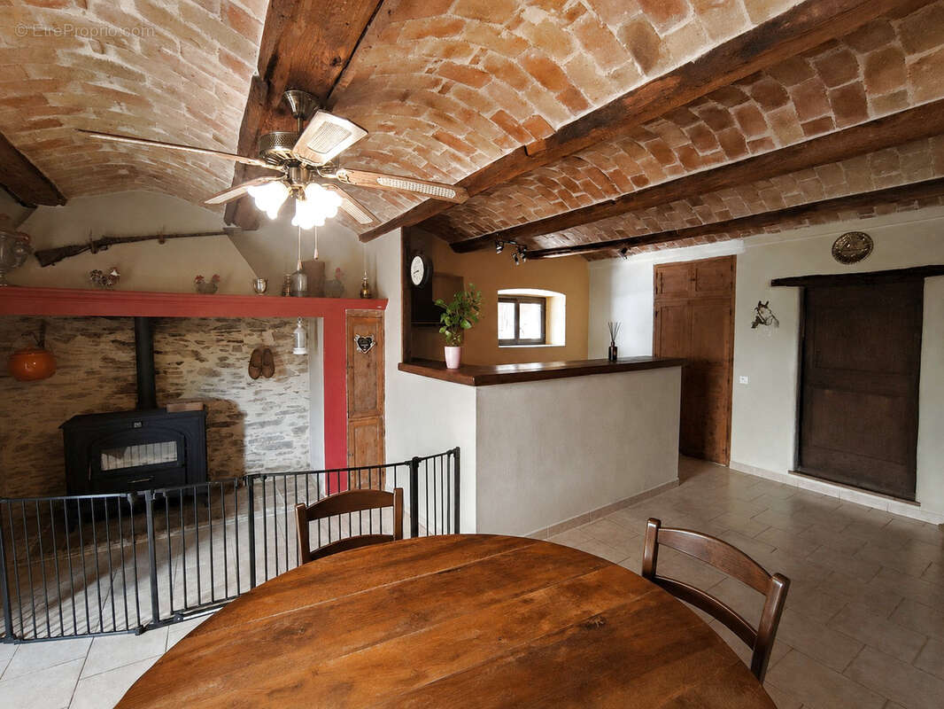 Maison à SAINT-PAUL-LA-COSTE