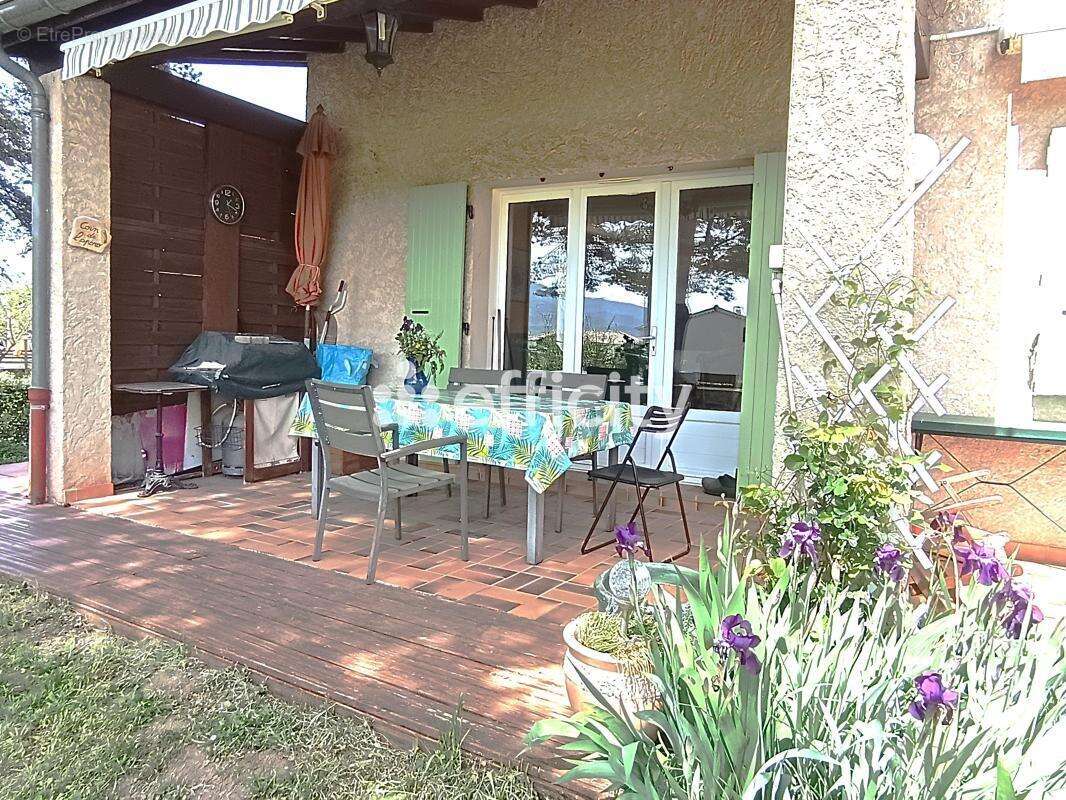 Maison à LARAGNE-MONTEGLIN