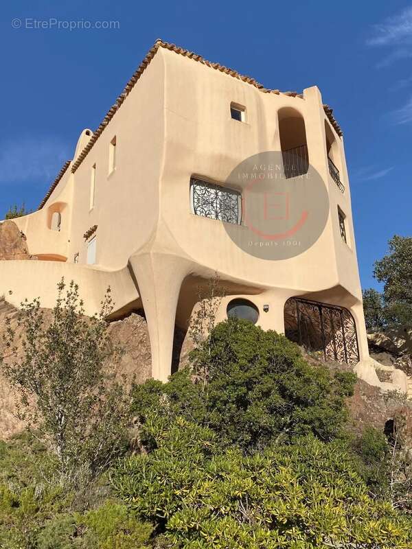 Maison à MANDELIEU-LA-NAPOULE