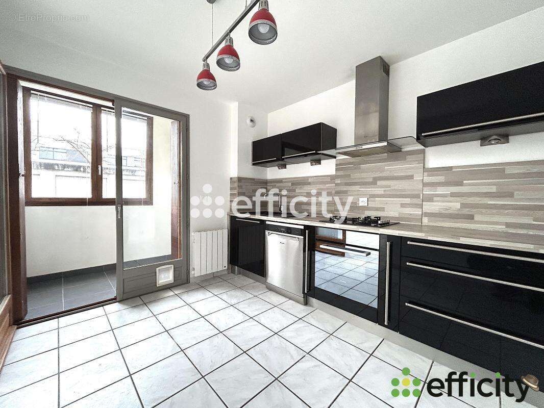 Appartement 81 m² à Vinay  - photo 6