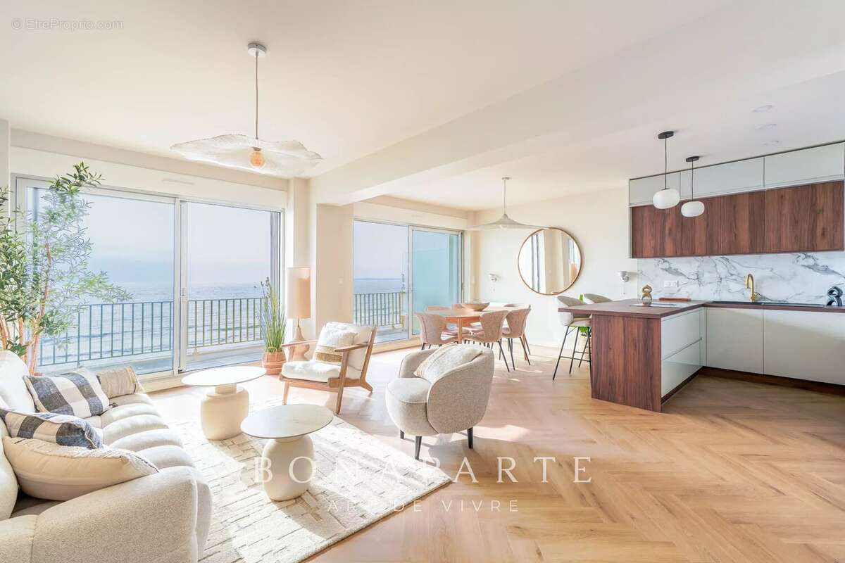 Face mer/ dernier etage/ 3 chambres/ terrasse/ parkings - photo 2