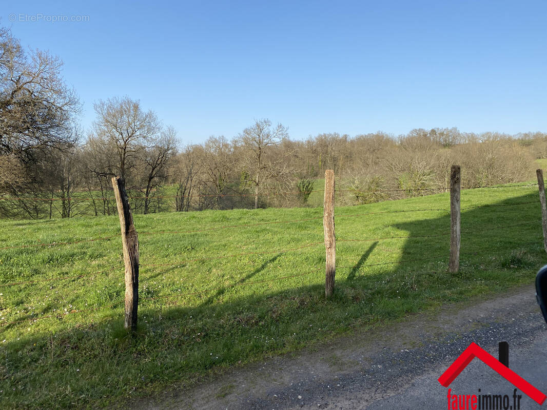 Terrain à USSAC