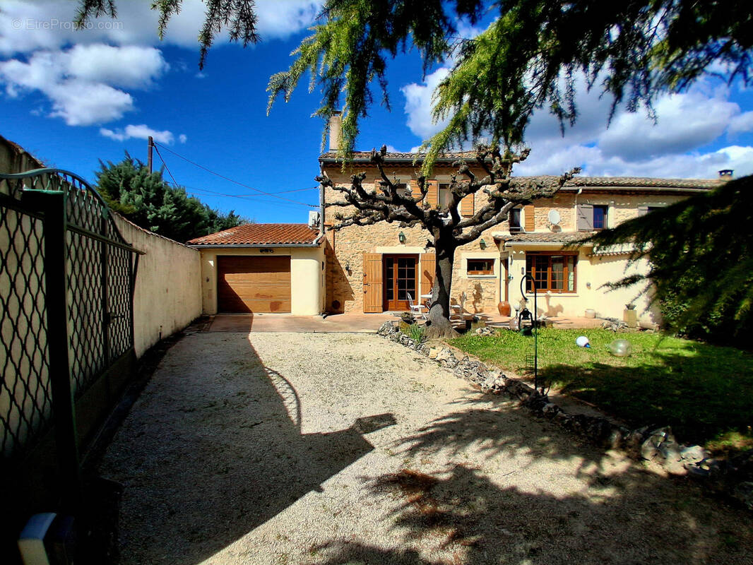 Maison à ROBION