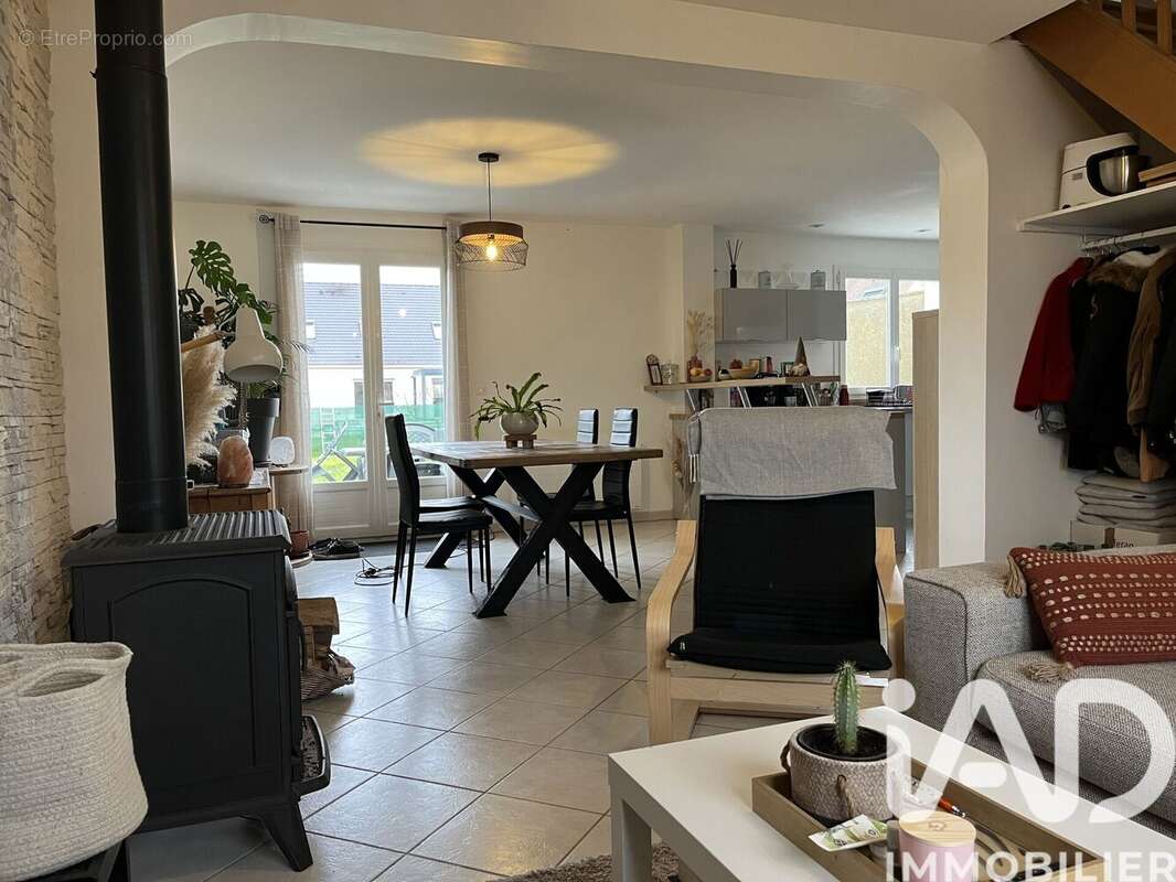 Photo 2 - Maison à GUILLY