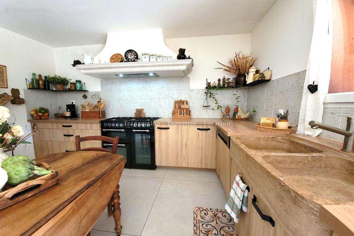 Maison à SAINT-ANTONIN-DU-VAR