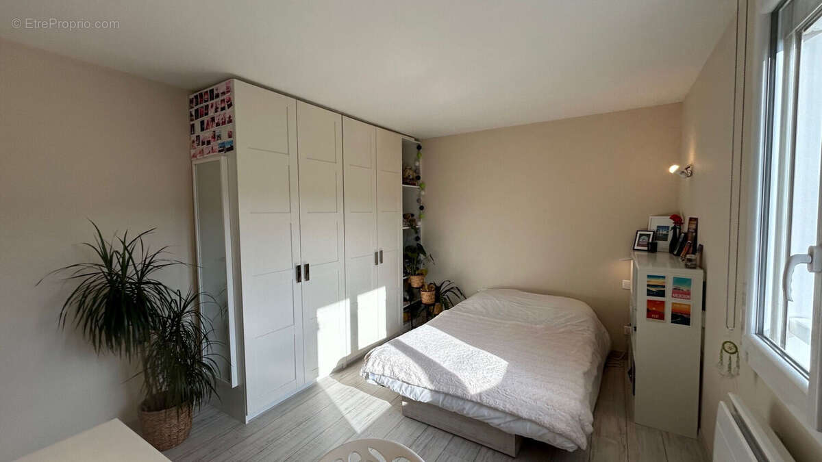 Maison à VOISINS-LE-BRETONNEUX