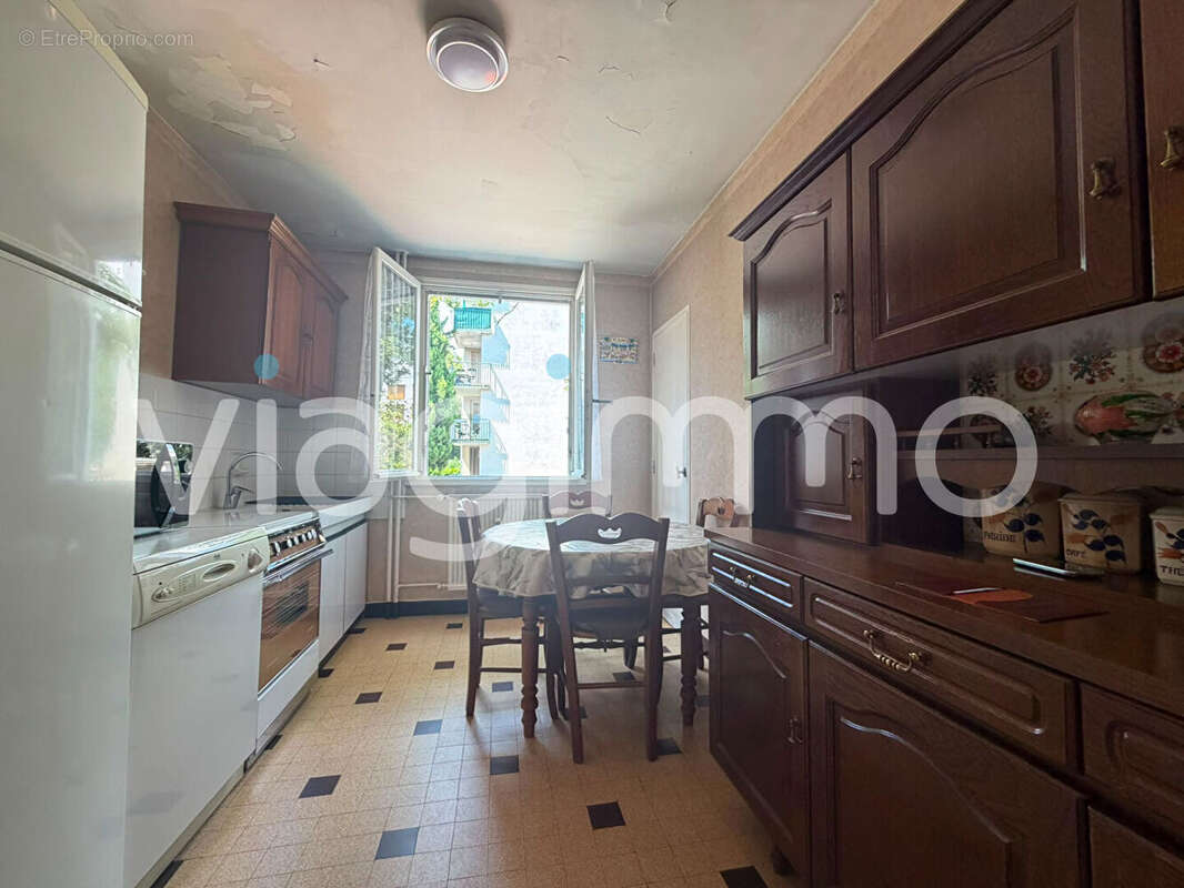 Appartement Aubenas - Vente à terme libre immédiatement - photo 3