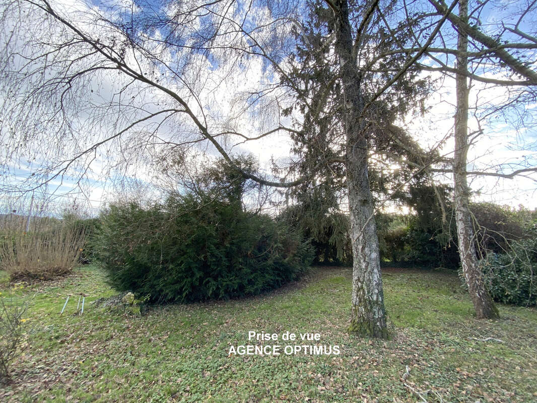 Autre à VILLENEUVE-LA-GUYARD