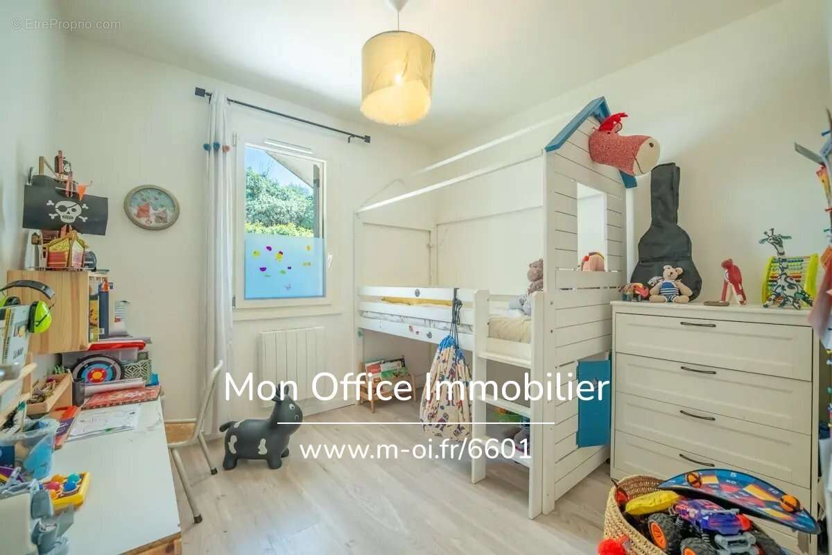 Maison à VENTABREN