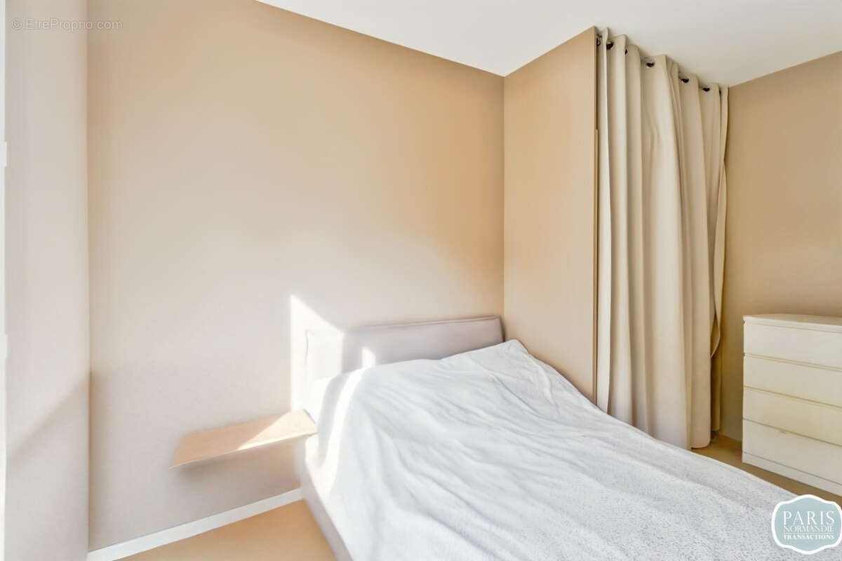 Appartement à LA GARENNE-COLOMBES