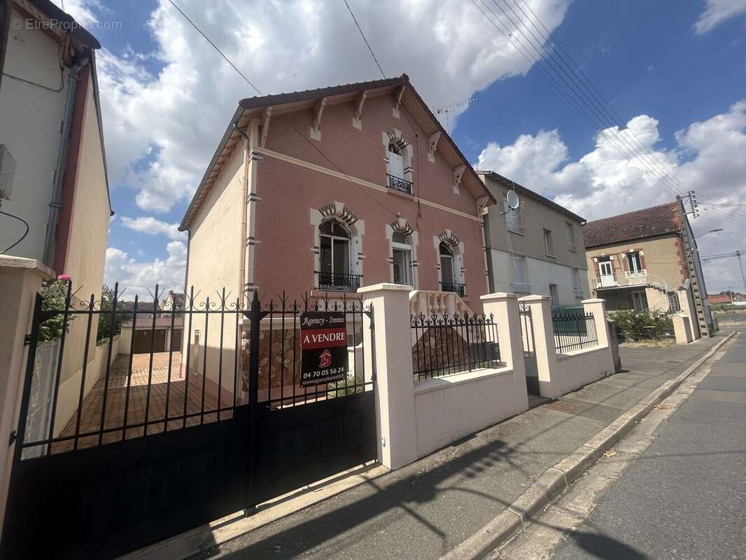 Maison à MONTLUCON