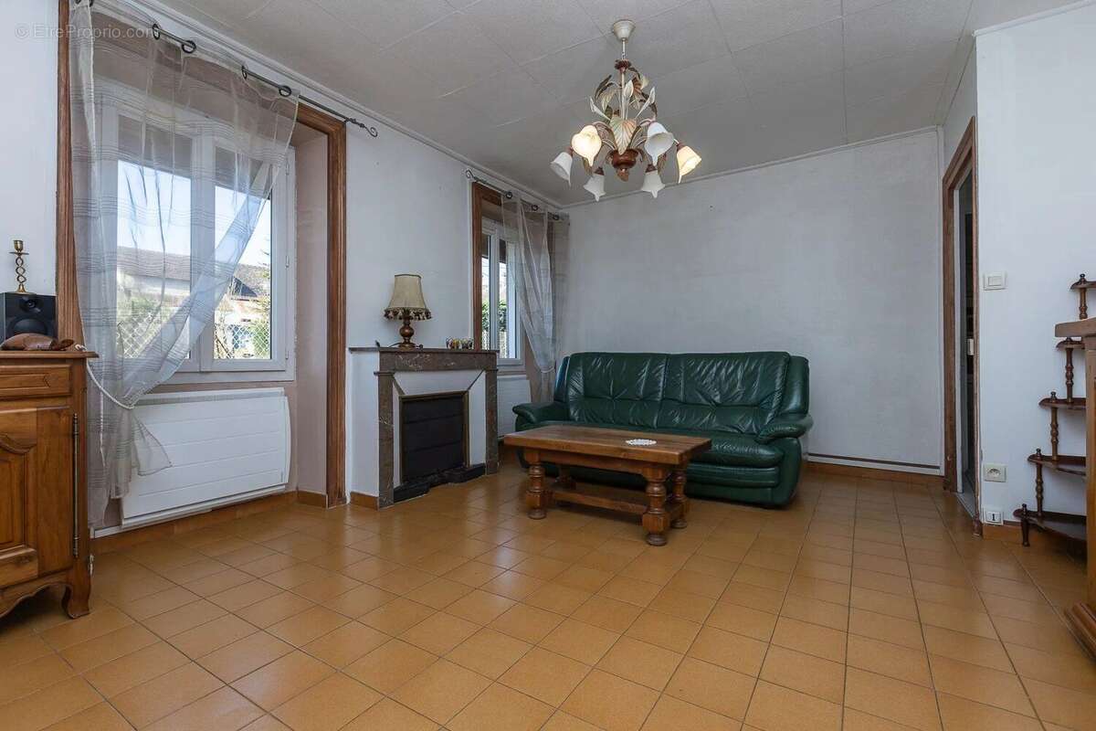Maison à BOUVESSE-QUIRIEU