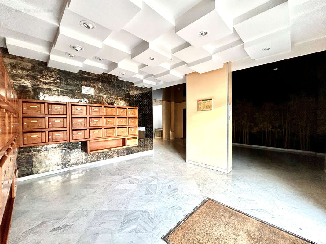 GRENOBLE - T3 de 75m2 avec balcon, cave et garage. - photo 11