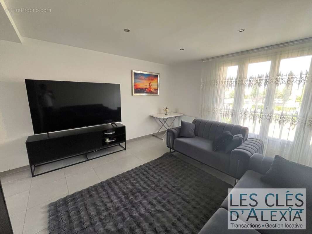 T3 – 61,60 m² – traversant est/ouest – place de stationnement – Vaulx-en-Velin - photo 2