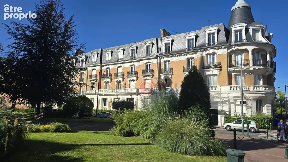 Photo Appartement à Le Raincy au prix de 375 000€