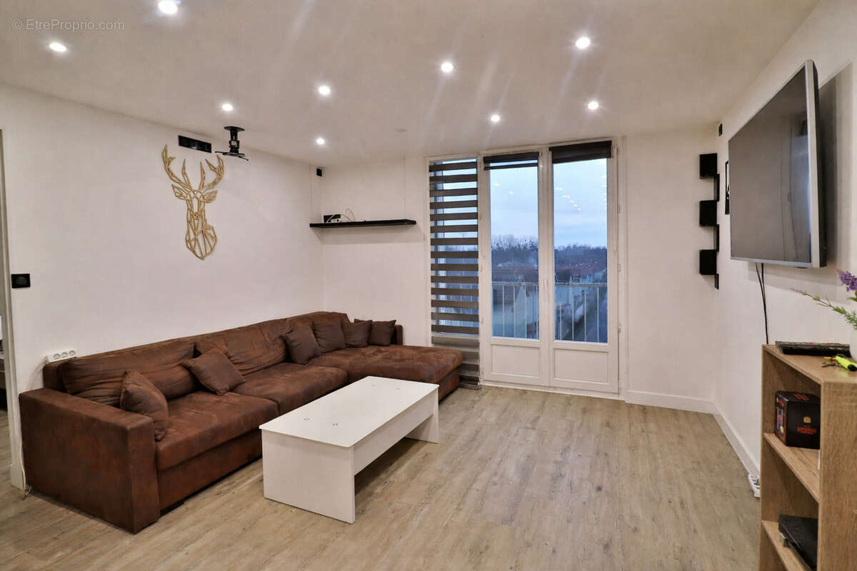 Sainte savine - appartement type 3 - lumineux - photo 2