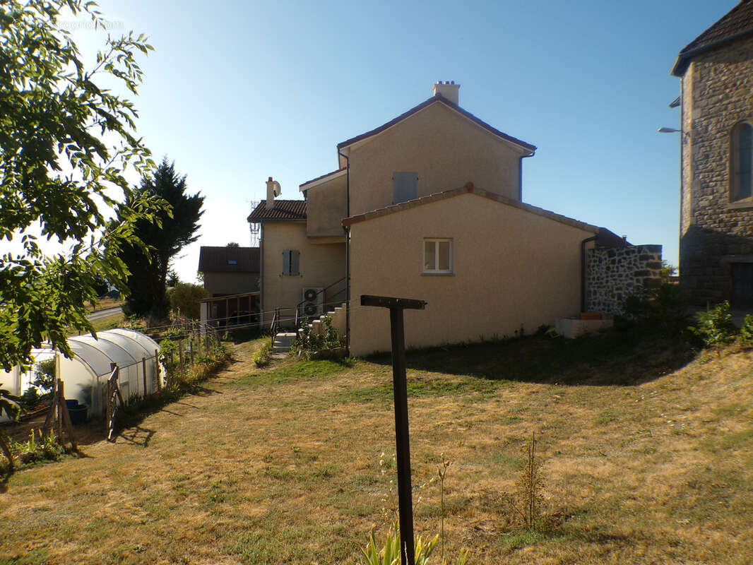 MAISON DE VILLAGE - 5 chambres de 167 m2 au coeur de Saint-Jeure-d'Andaure- Vue dégagée - photo 6