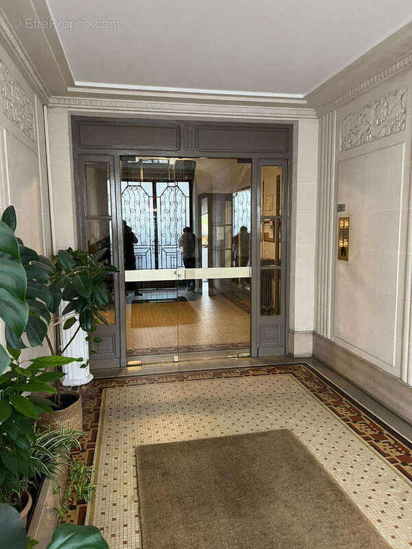 Appartement à PARIS-17E